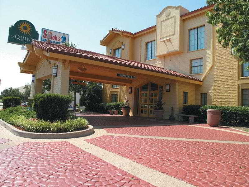 Motel Baymont By Wyndham Tulsa Broken Arrow Exterior foto