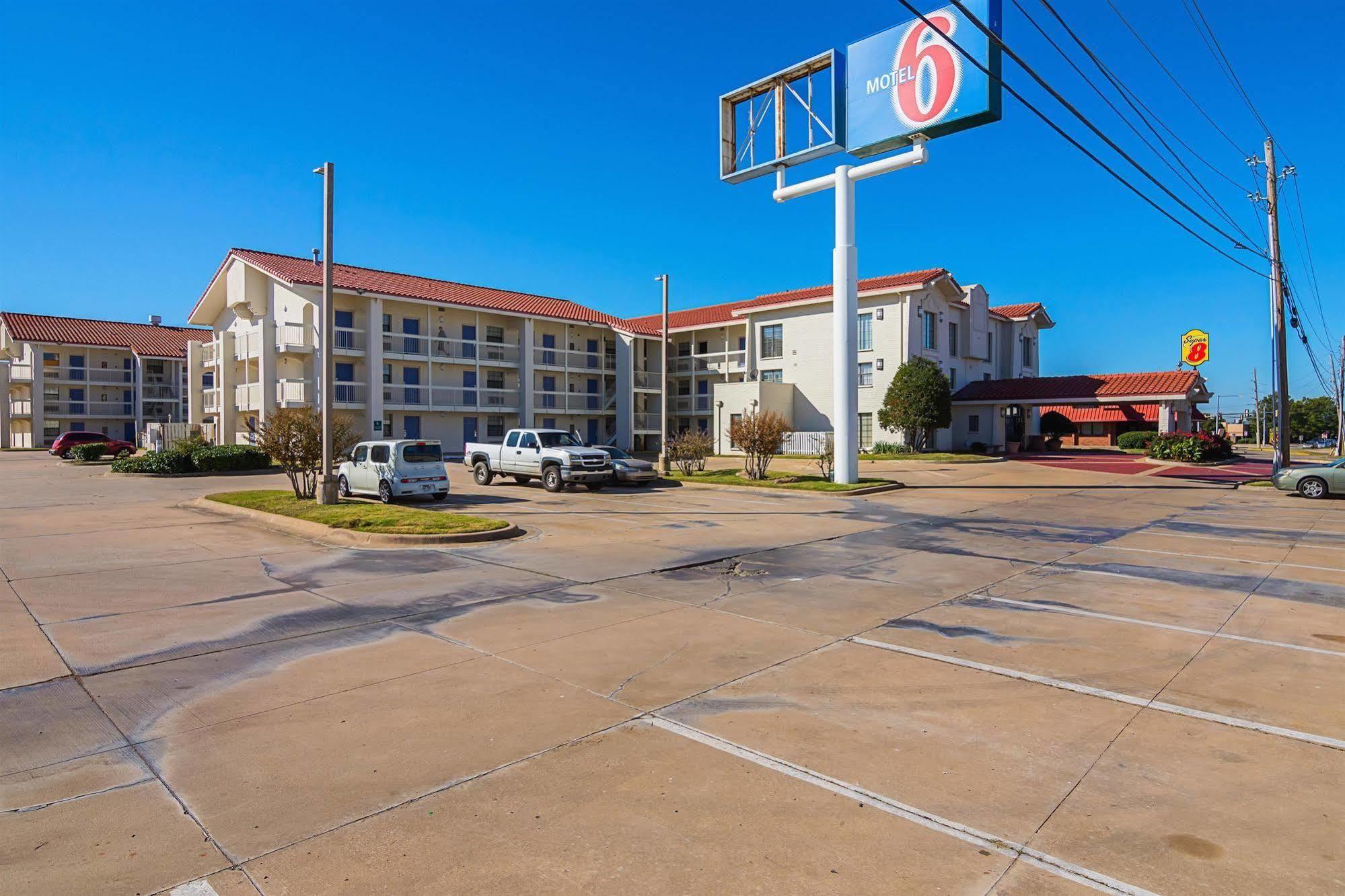 Motel Baymont By Wyndham Tulsa Broken Arrow Exterior foto