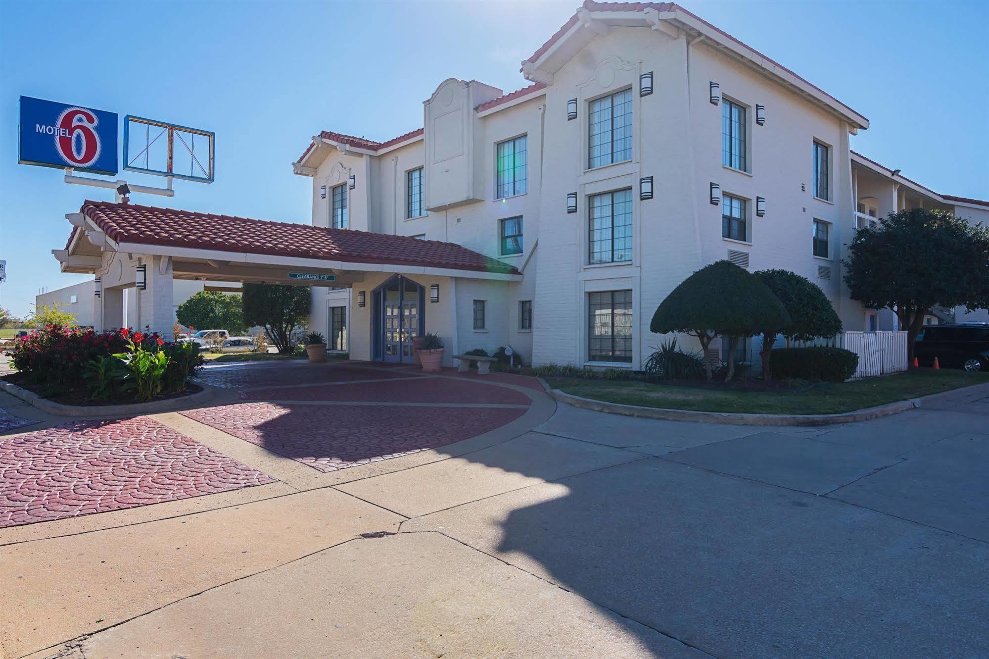 Motel Baymont By Wyndham Tulsa Broken Arrow Exterior foto