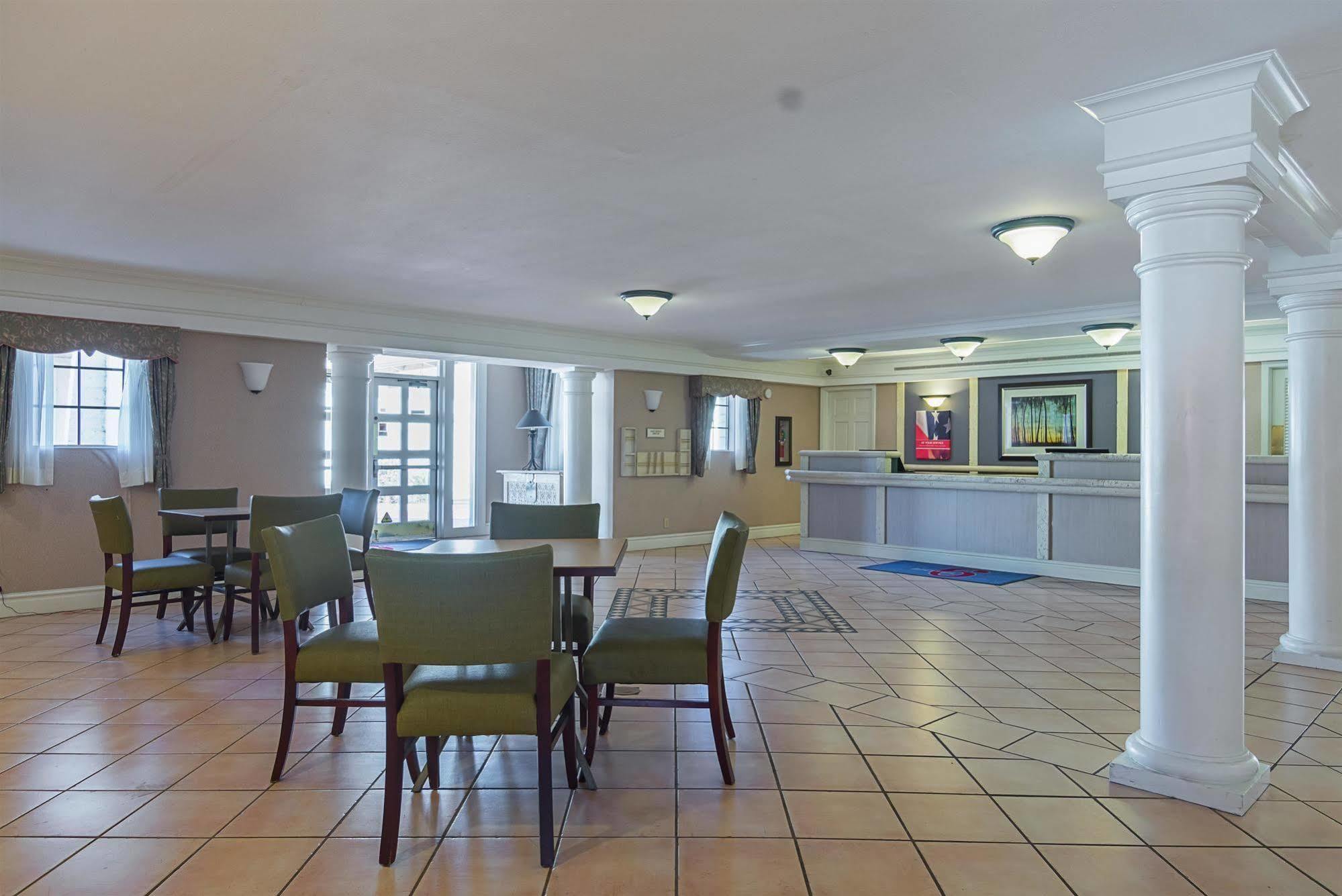 Motel Baymont By Wyndham Tulsa Broken Arrow Exterior foto