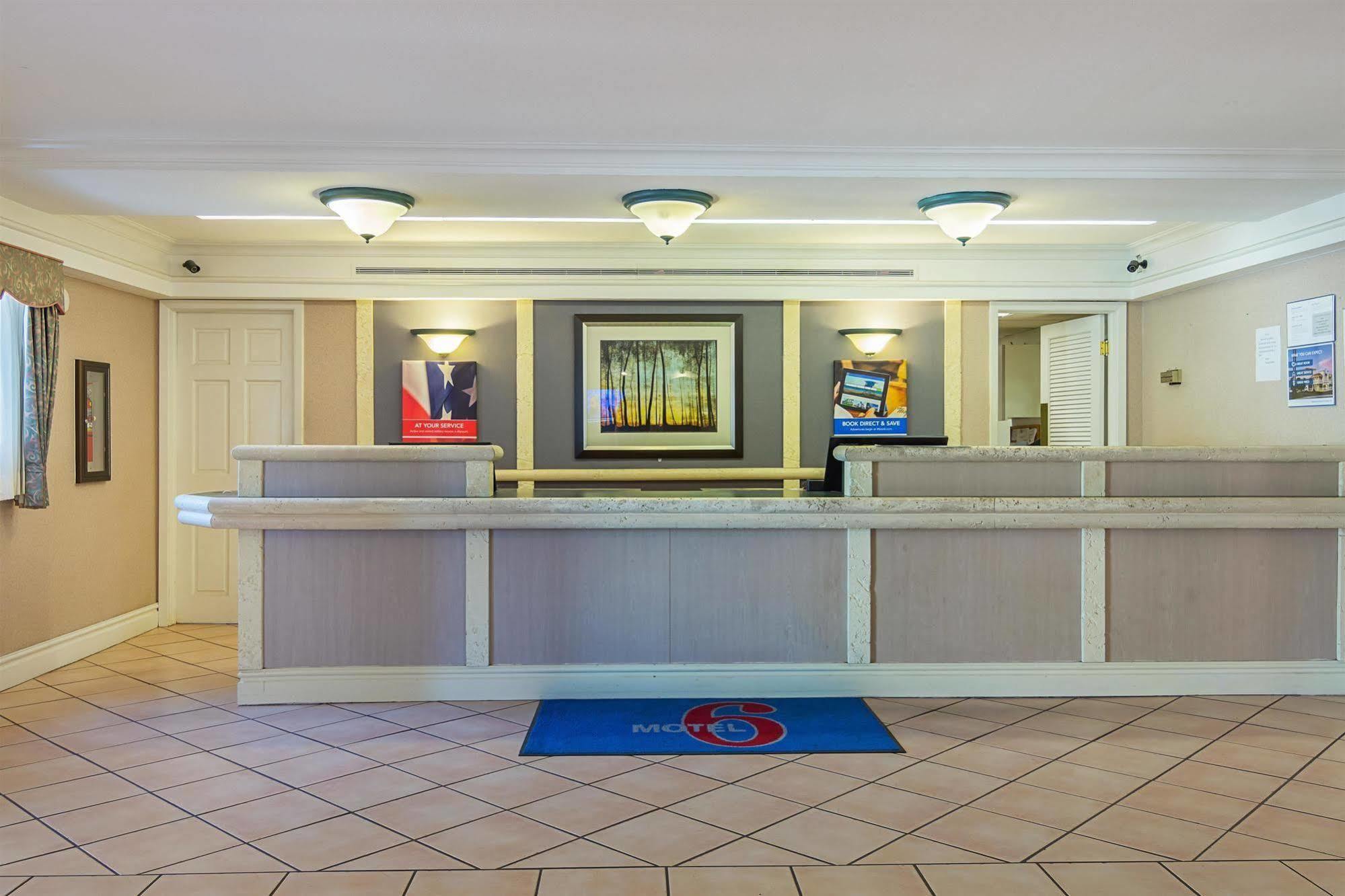 Motel Baymont By Wyndham Tulsa Broken Arrow Exterior foto